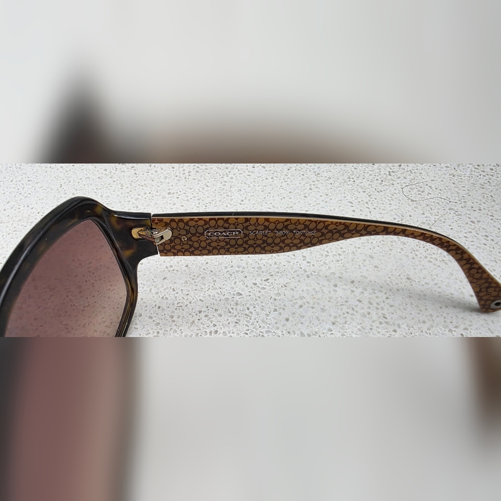 COACH Tortoise Shell Sunglasses with Brown Lenses. - Picture 4 of 5